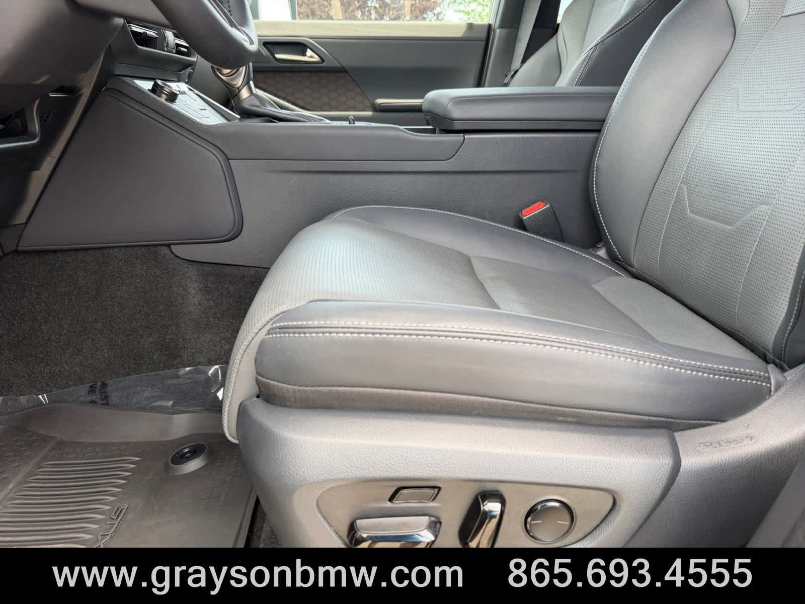 Used 2024 Lexus GX 550 w/ Accessory Package (2T) AWD/4WD image 11