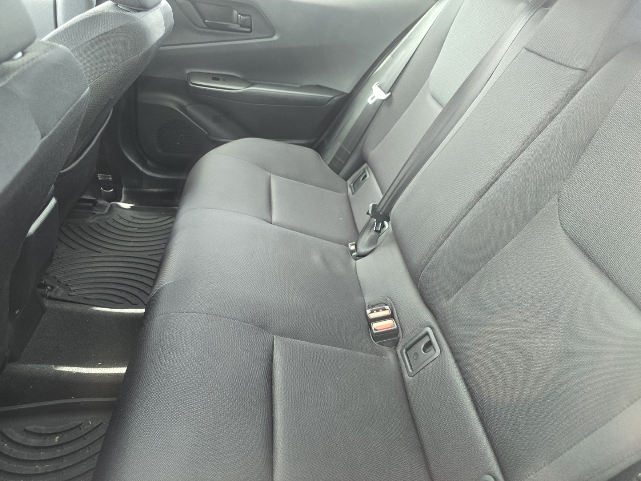 Used 2025 Toyota Prius LE FWD image 21