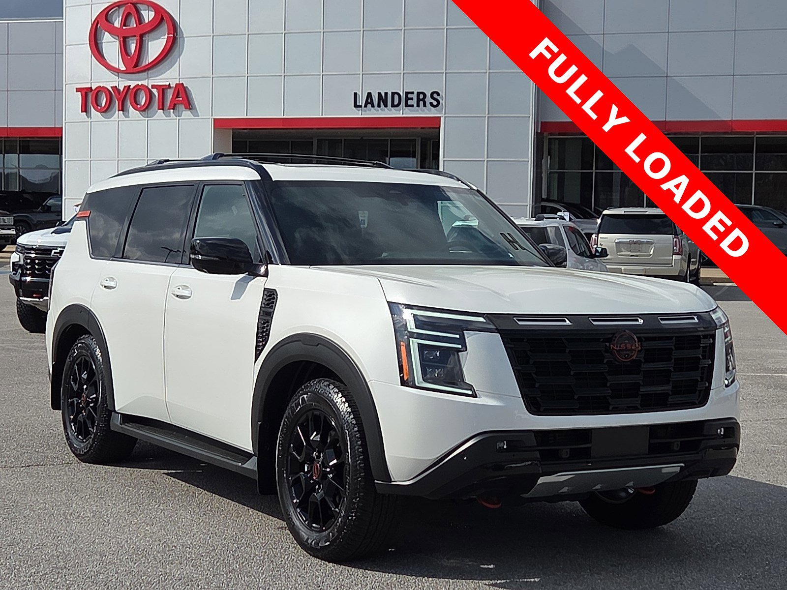 Used 2025 Nissan Armada PRO-4X w/ Pro-4X Premium Package image 1