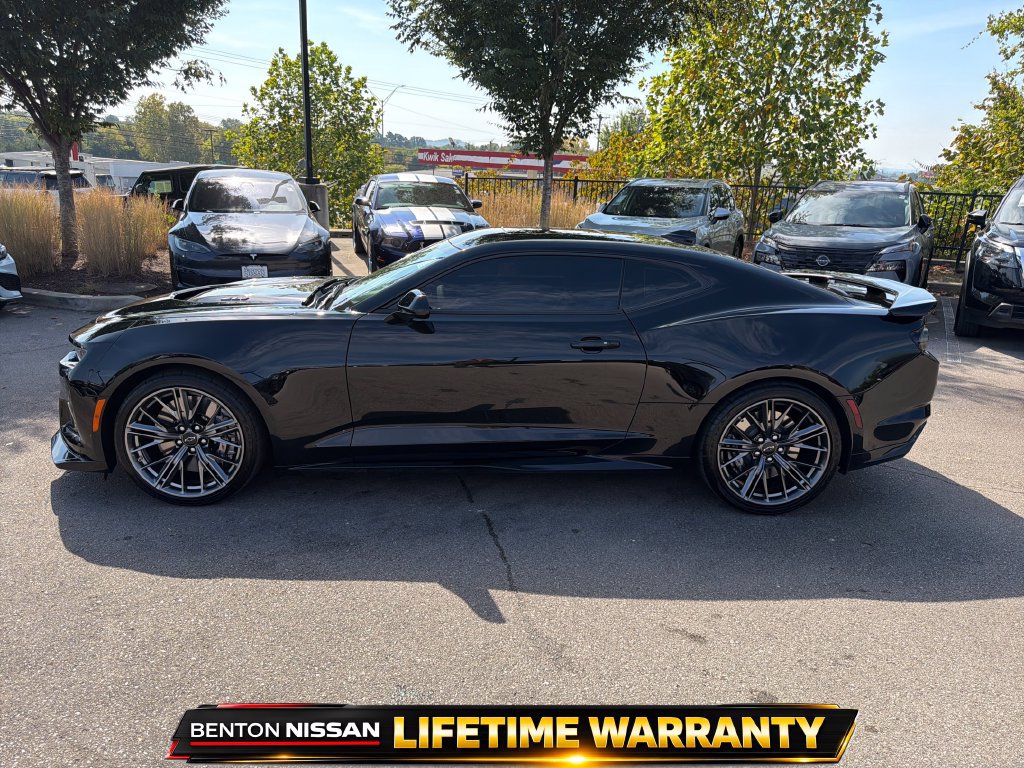 Used 2022 Chevrolet Camaro ZL1 RWD image 9