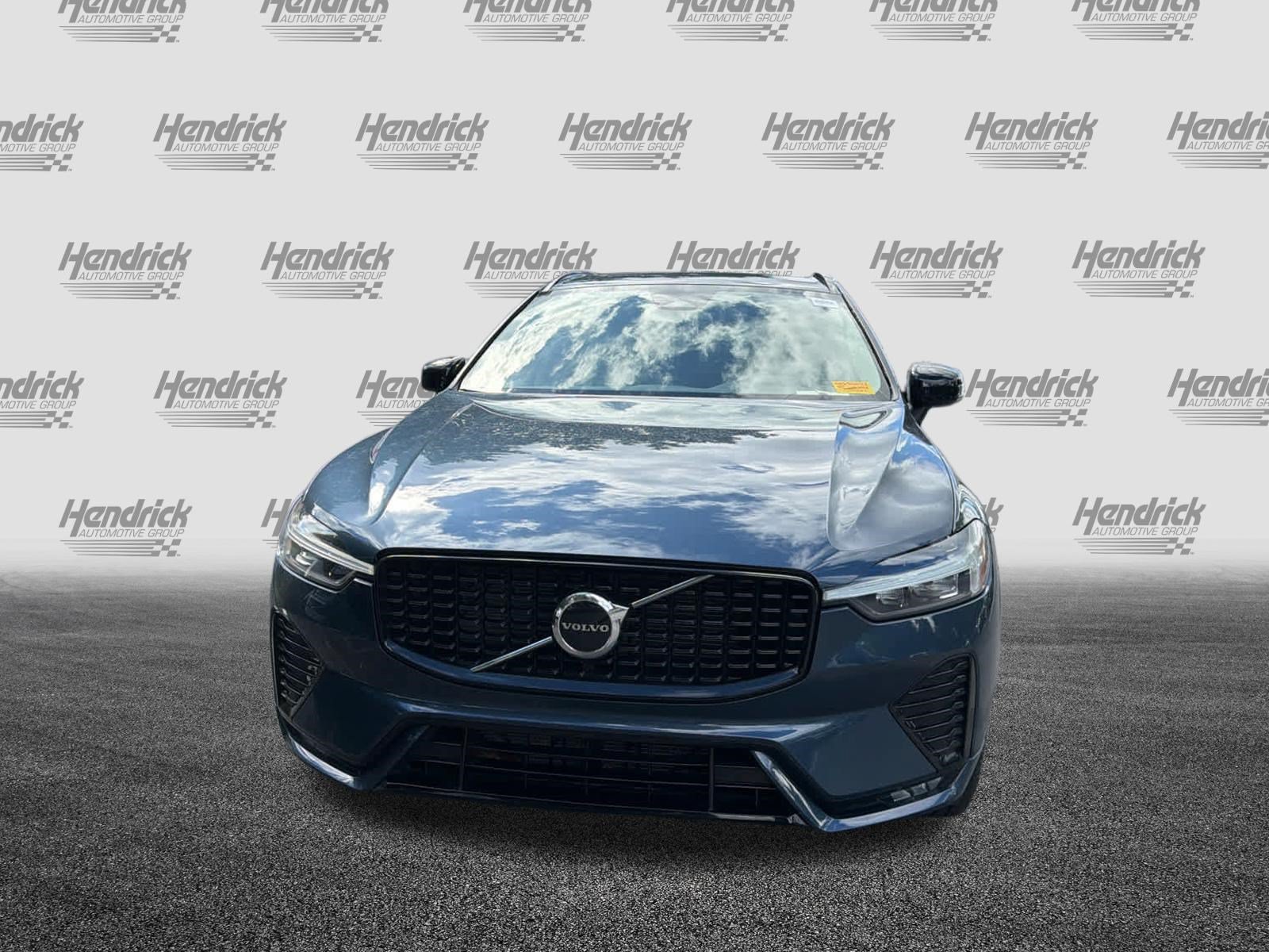 Used 2024 Volvo XC60 B5 Core w/ Protection Package Premier AWD/4WD image 6