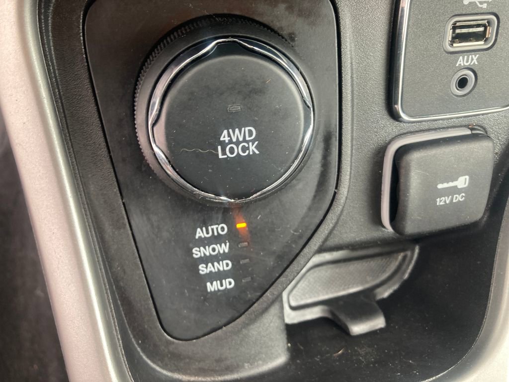 Used 2018 Jeep Compass Latitude image 38