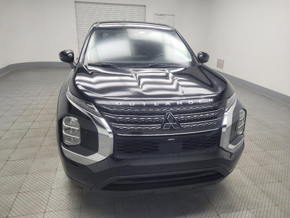 Used 2023 Mitsubishi Outlander ES image 14