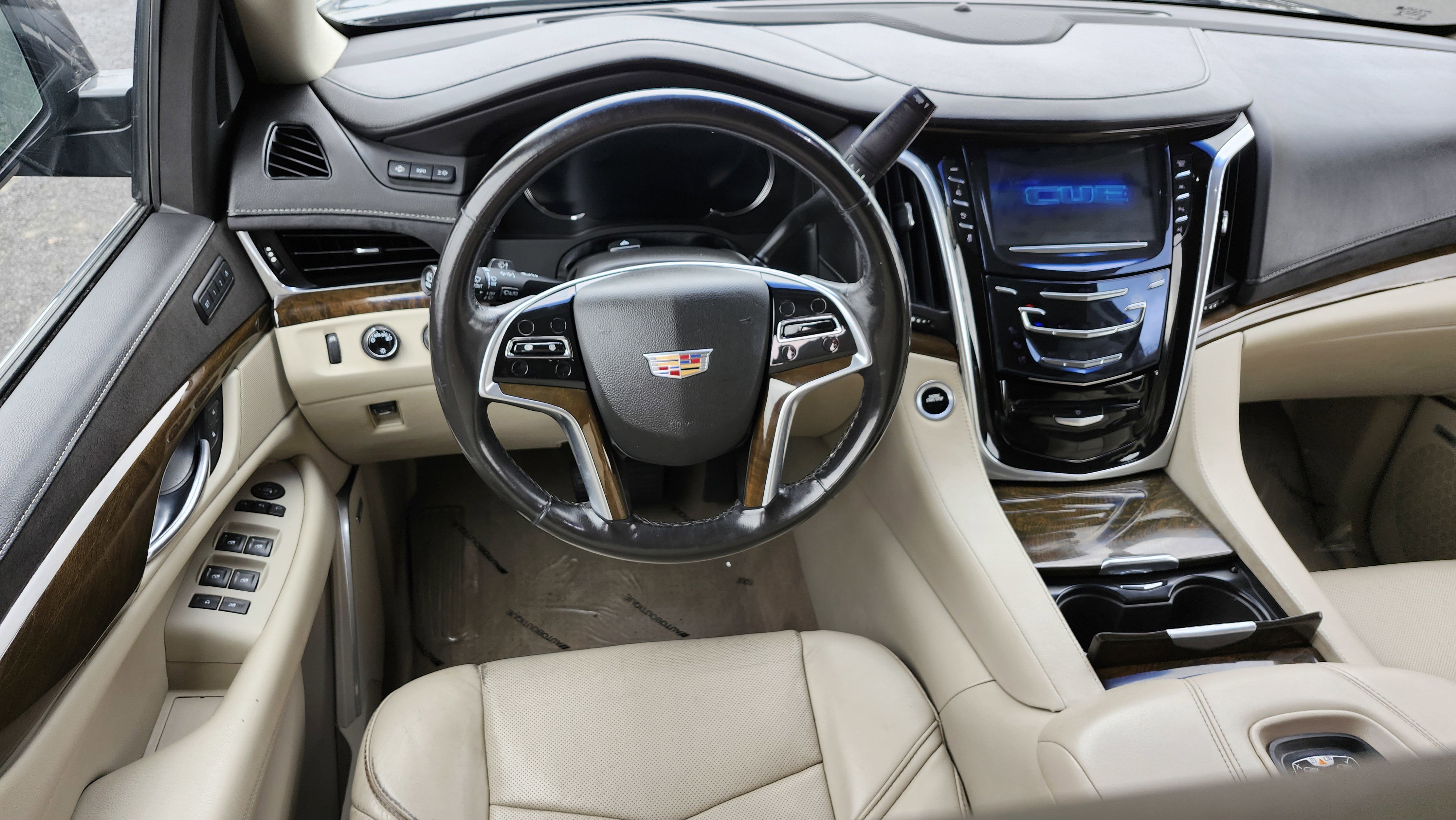 Used 2018 Cadillac Escalade ESV Premium Luxury image 33