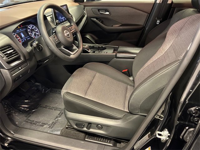 Used 2023 Nissan Rogue SV image 6