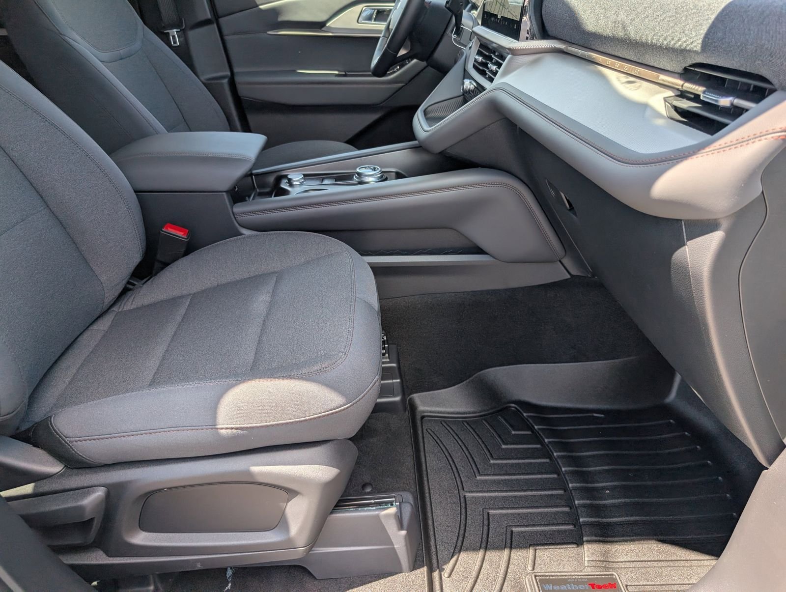 New 2026 Ford Explorer Active RWD image 28