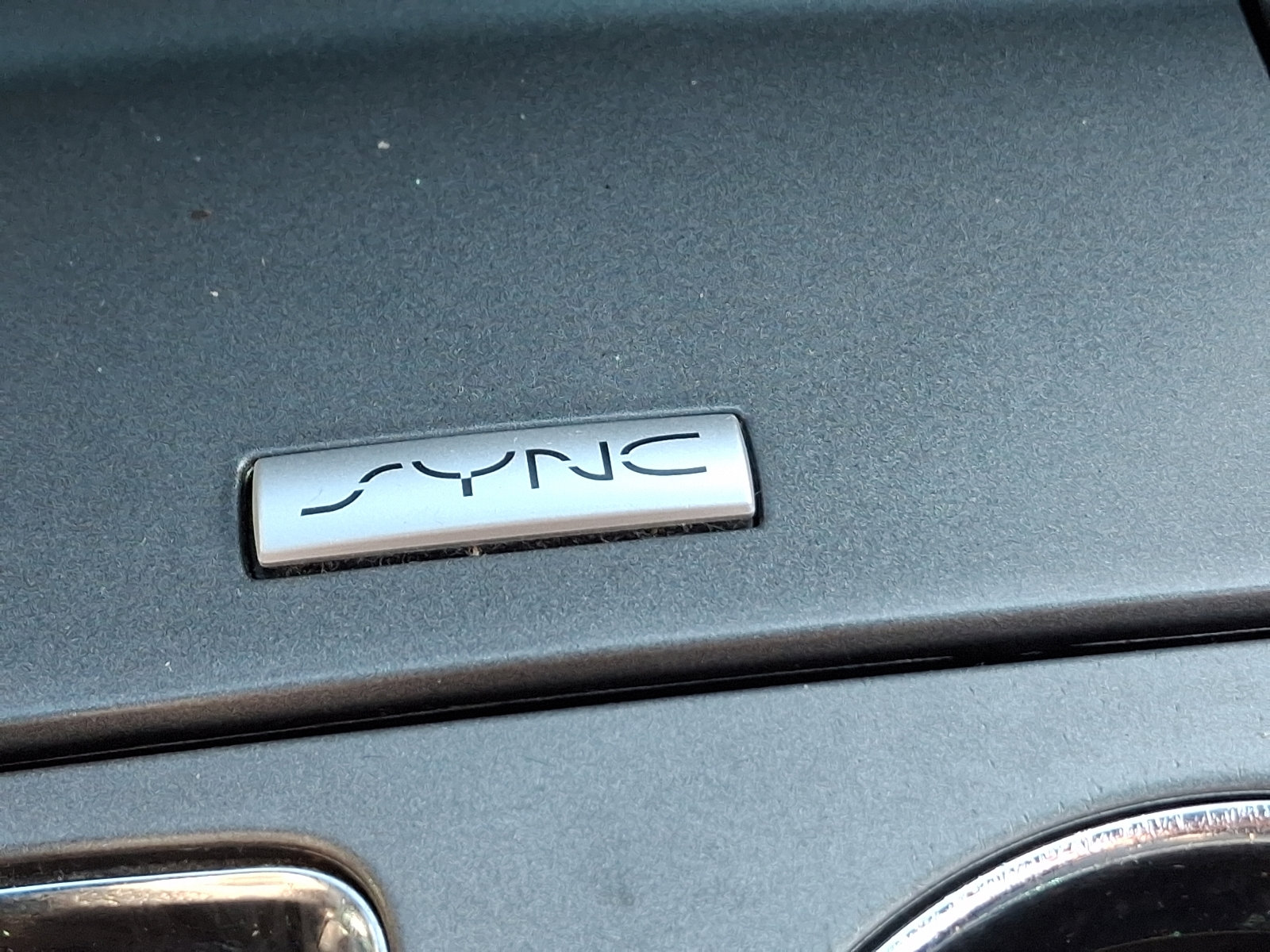 Used 2015 Ford Explorer XLT image 24