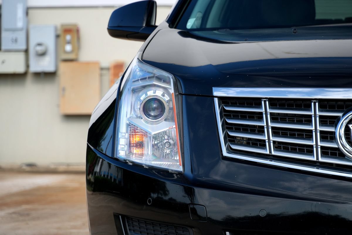Used 2013 Cadillac SRX Luxury w/ Driver Awareness Package FWD image 20