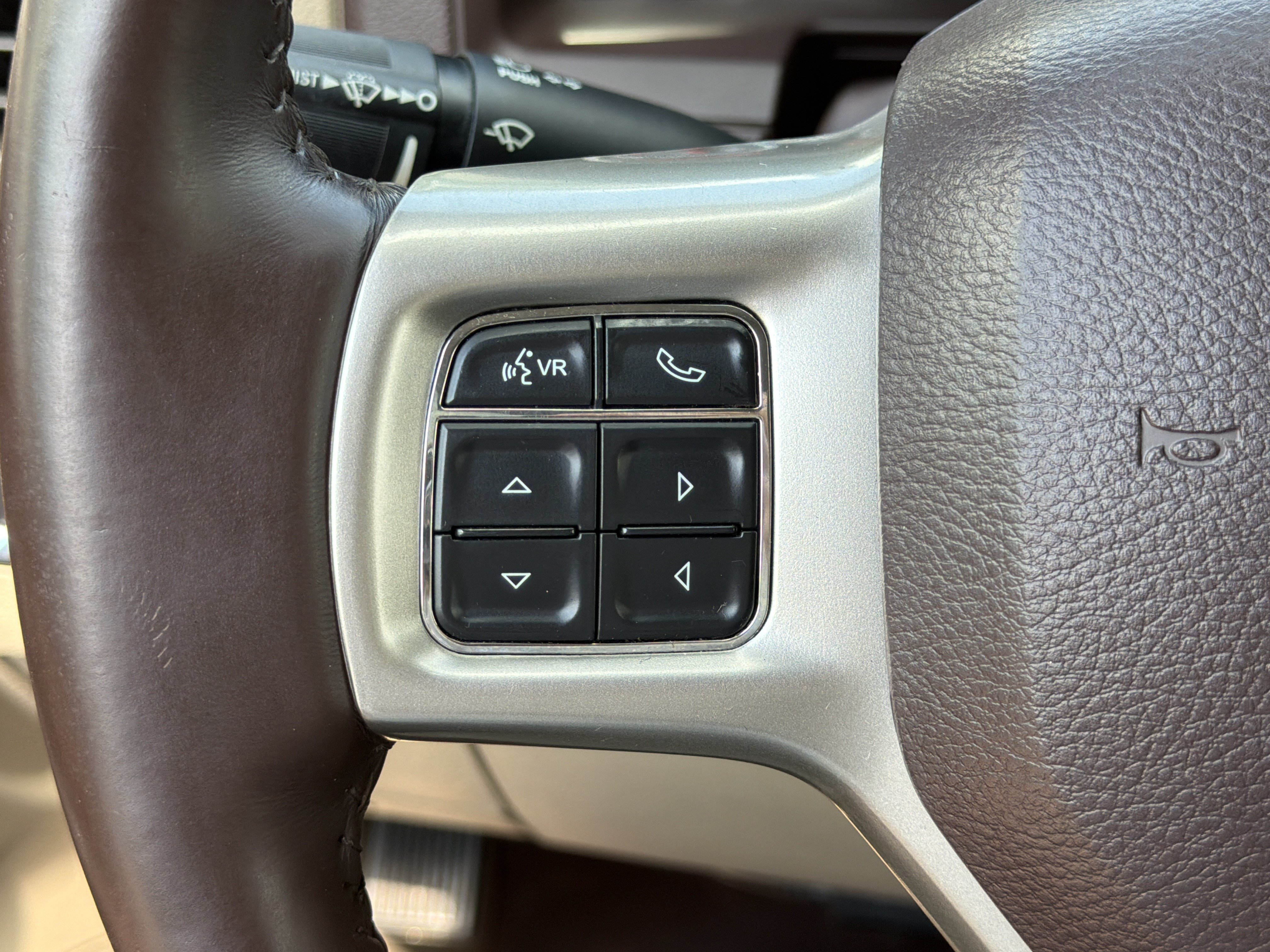 Used 2018 RAM 3500 Laramie w/ Convenience Group AWD/4WD image 25