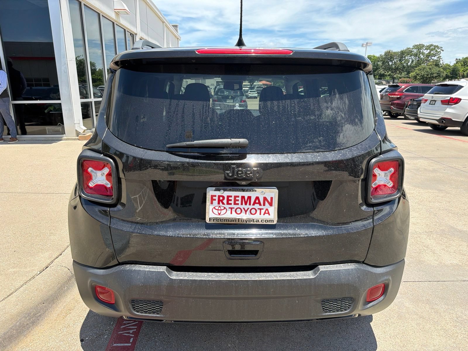 Used 2020 Jeep Renegade Altitude FWD image 9