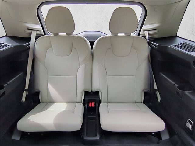 Used 2022 Volvo XC90 T6 Momentum AWD/4WD image 23