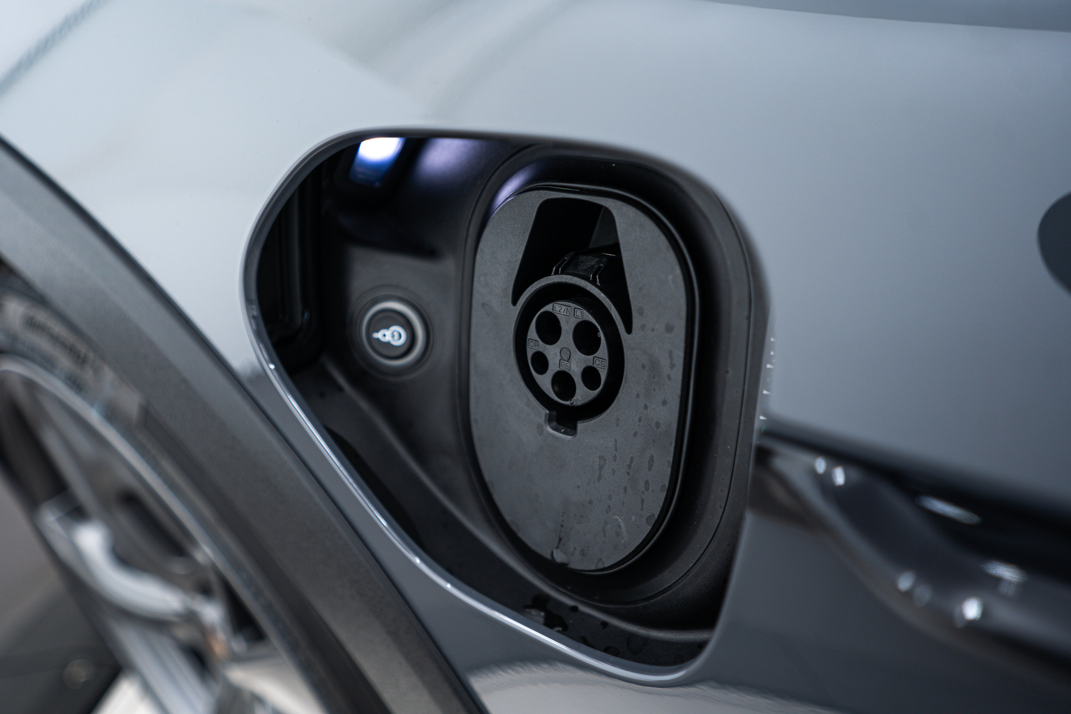 New 2025 Porsche Taycan 4 Cross Turismo image 27