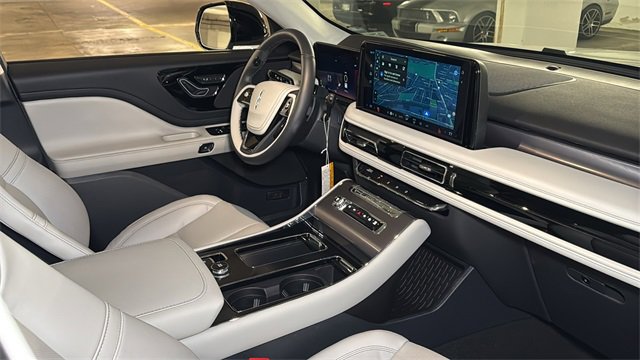 New 2026 Lincoln Aviator AWD image 7