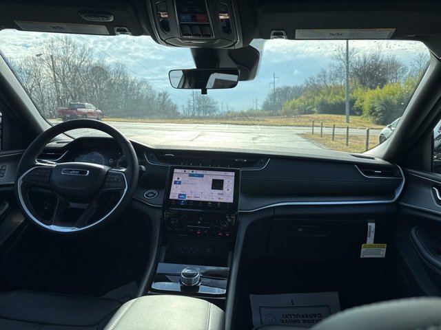 New 2025 Jeep Grand Cherokee L Limited w/ Black Appearance Package image 13