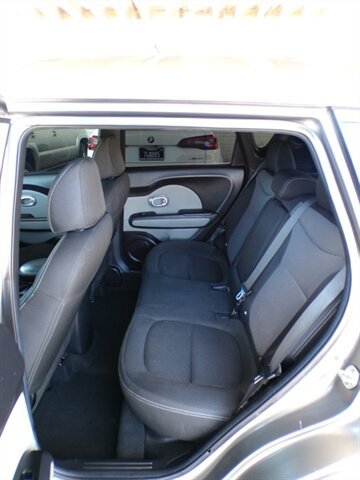 Used 2017 Kia Soul + FWD image 19
