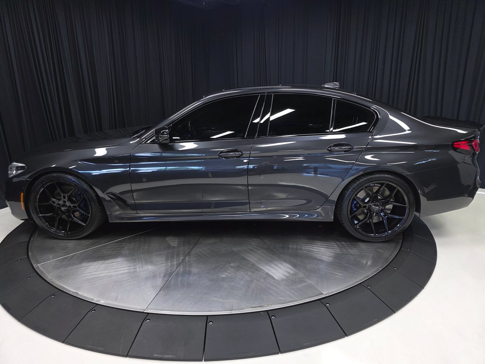 Used 2020 BMW M550i xDrive w/ Executive Package AWD/4WD image 10