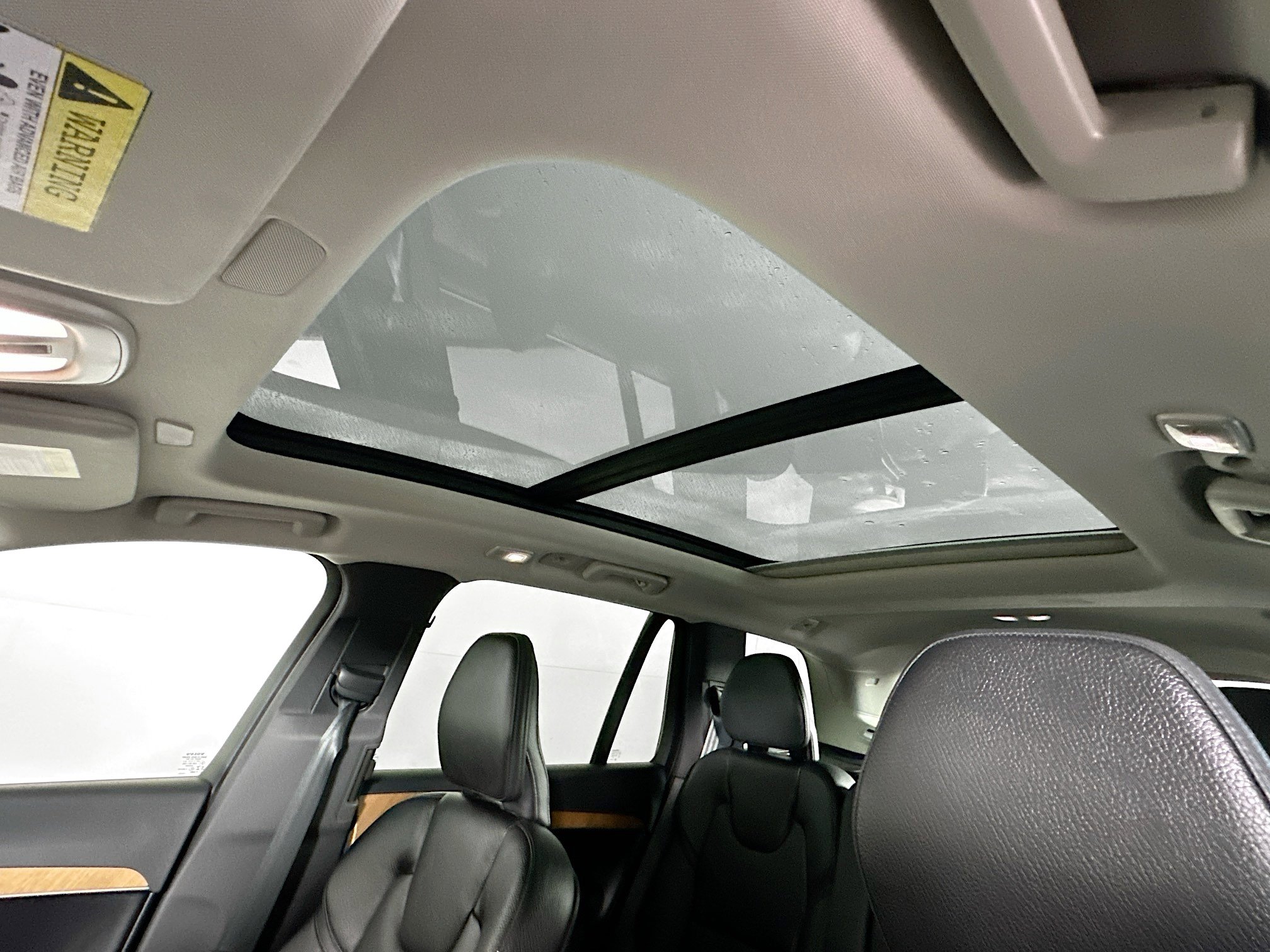 Used 2023 Volvo XC90 B6 Plus image 26