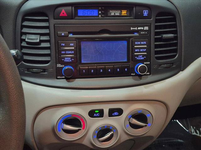 Used 2010 Hyundai Accent GS w/ Premium Pkg 3 FWD image 12