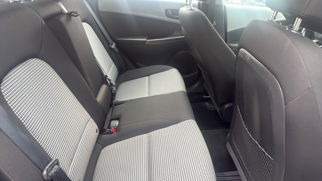 Used 2018 Hyundai Kona SE FWD image 21