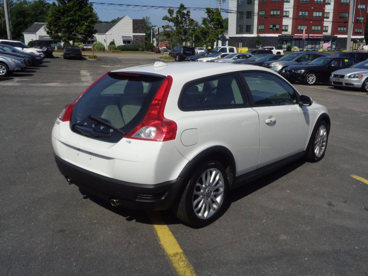 Used 2009 Volvo C30 FWD image 13