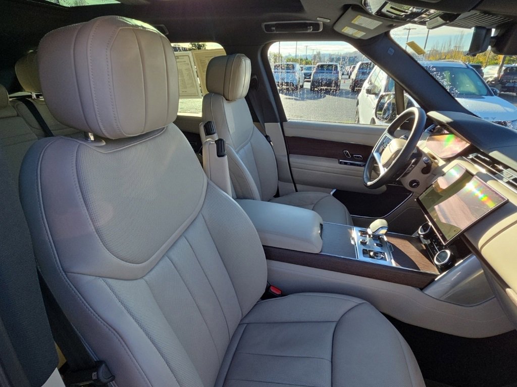 Certified 2023 Land Rover Range Rover SE image 17