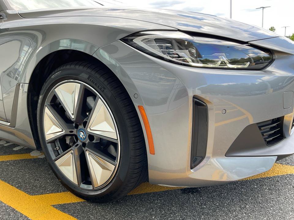 Used 2023 BMW i4 eDrive40 RWD image 24