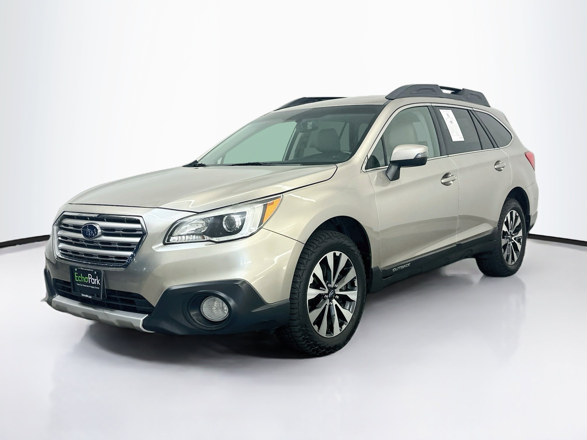 Used 2015 Subaru Outback 3.6R Limited AWD/4WD image 3