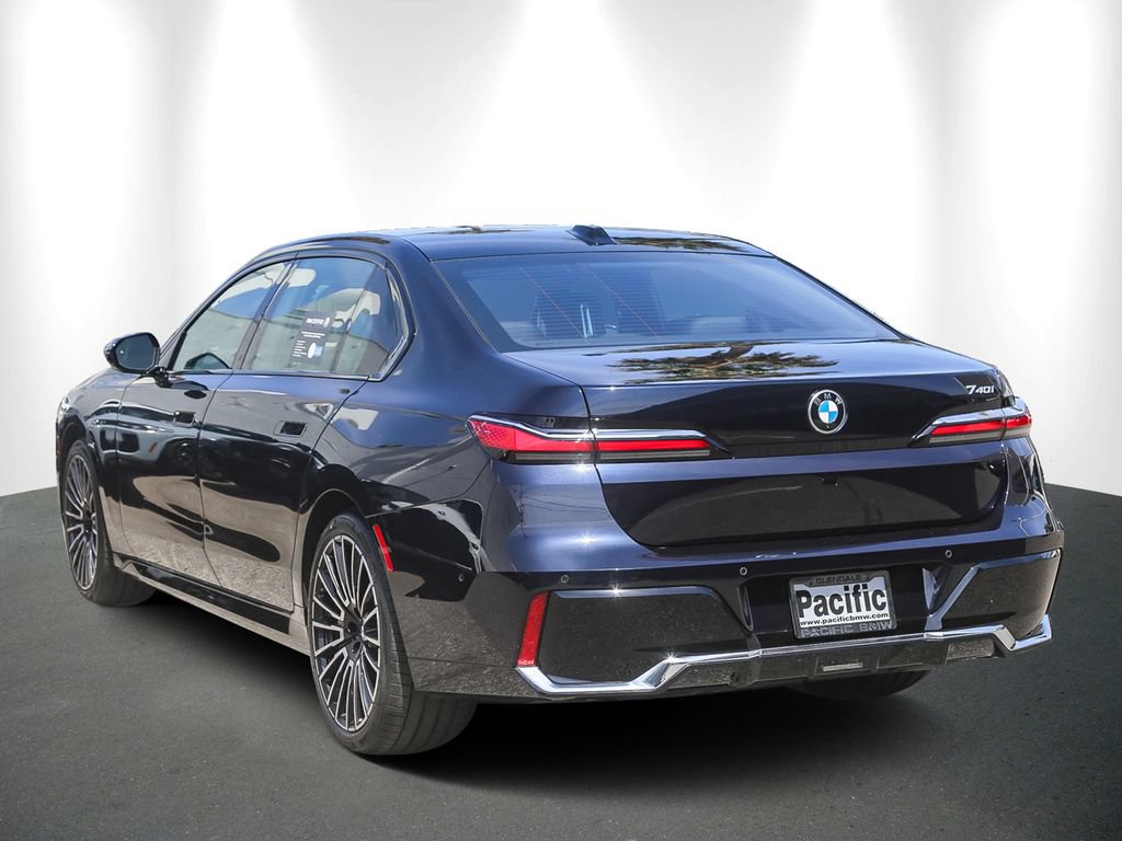 Used 2026 BMW 740i RWD image 4