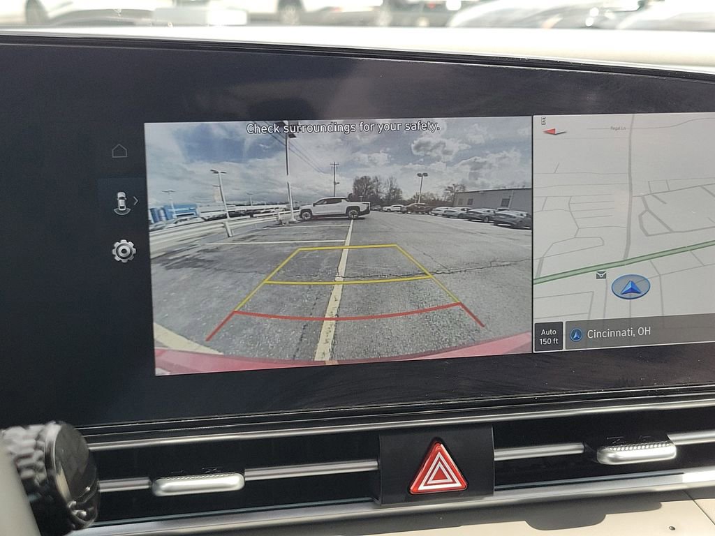 Used 2025 Hyundai Elantra SEL FWD image 29