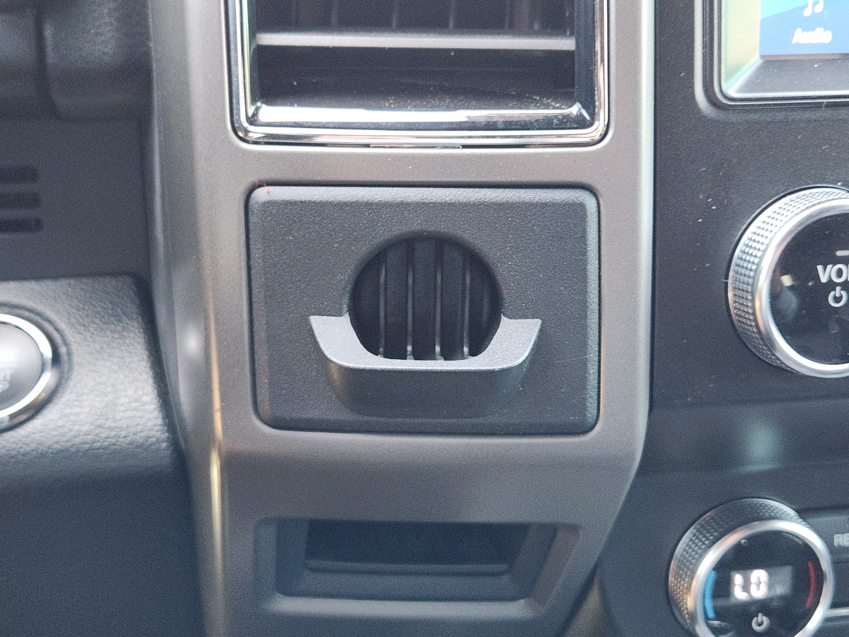 Used 2020 Ford Expedition XLT RWD image 12