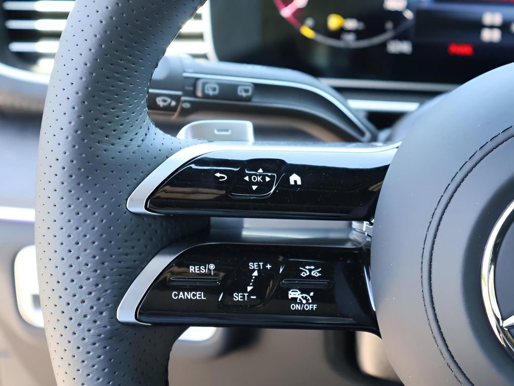 Certified 2025 Mercedes-Benz GLS 450 4MATIC image 35