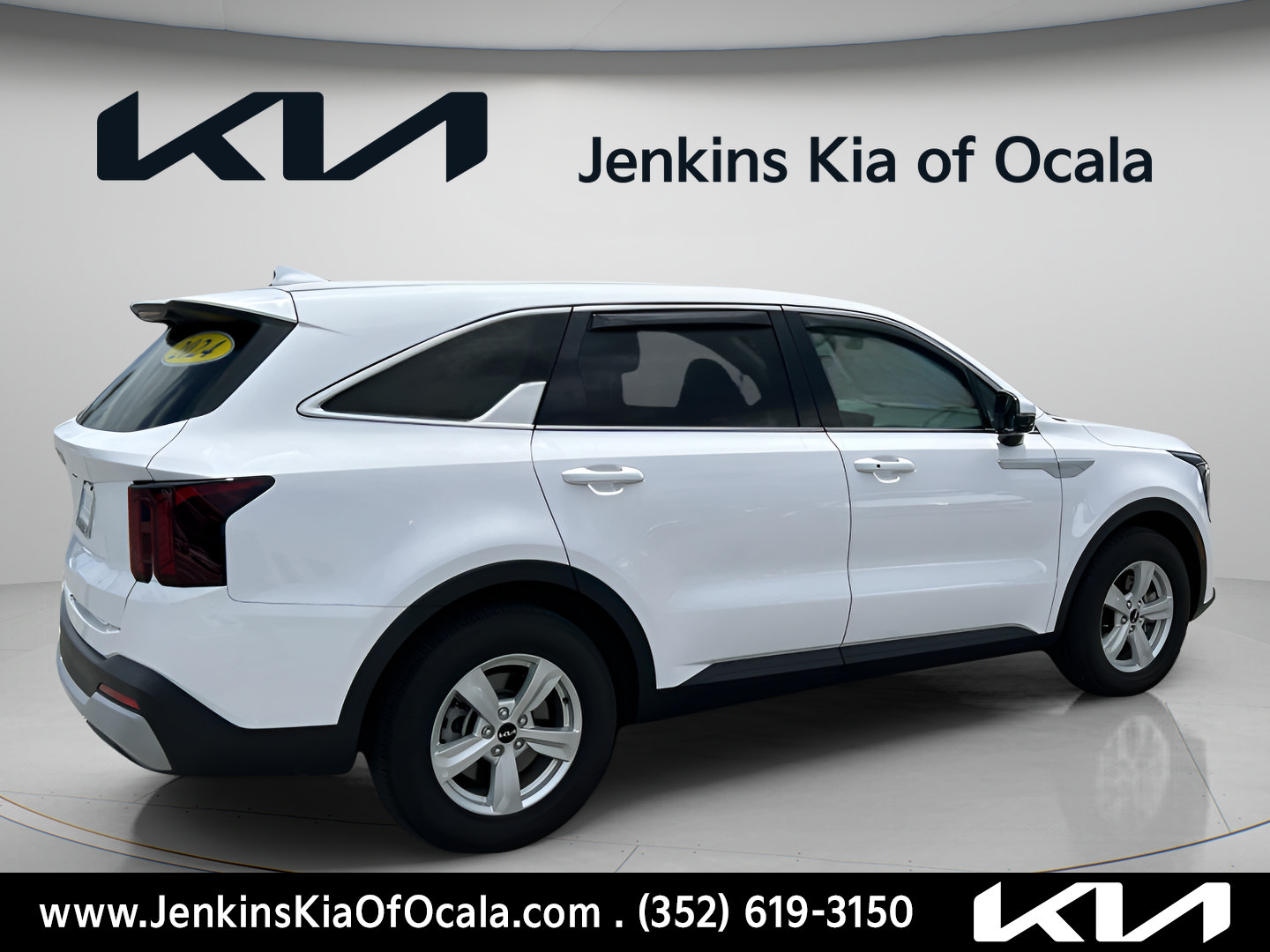 Used 2024 Kia Sorento LX FWD image 5
