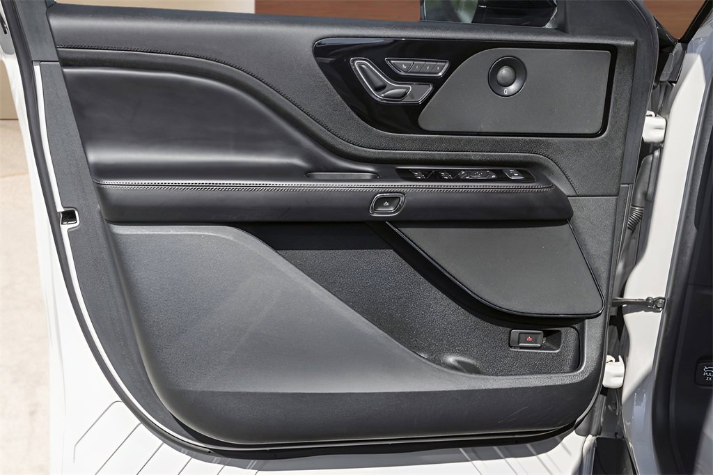 Used 2023 Lincoln Aviator Grand Touring w/ Elements Package Plus image 23