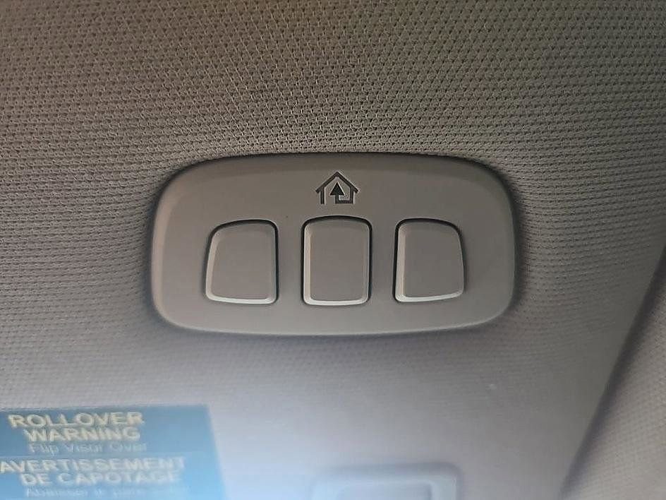 Used 2025 Lincoln Corsair AWD w/ Equipment Group 101A image 27