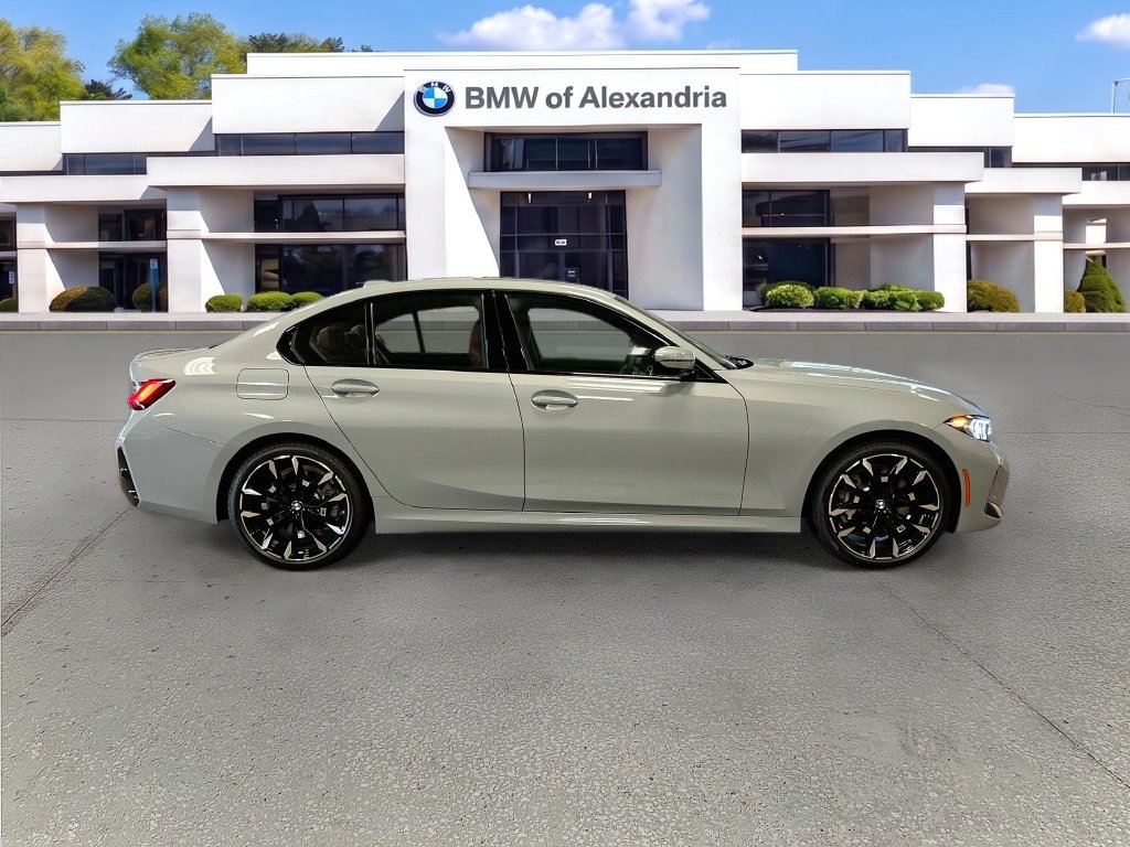 New 2026 BMW 330i xDrive Sedan w/ M Sport Package AWD/4WD image 4