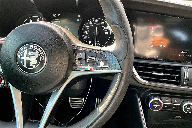 Used 2019 Alfa Romeo Giulia Ti RWD image 17