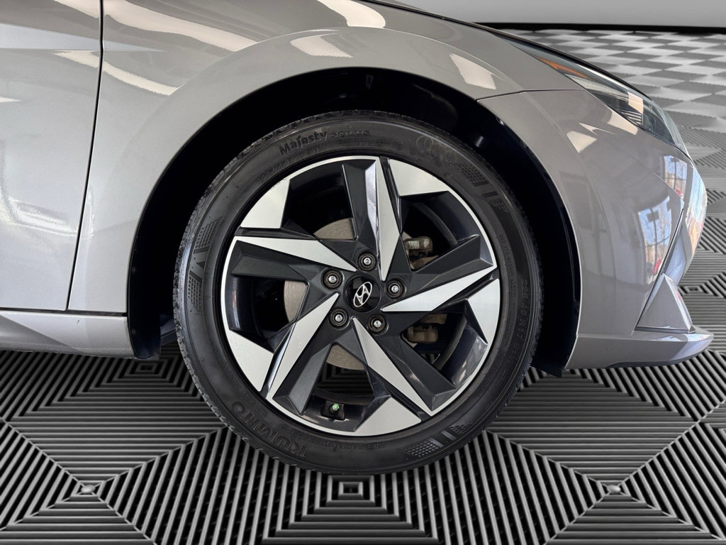 Used 2023 Hyundai Elantra SEL w/ Convenience Package image 10