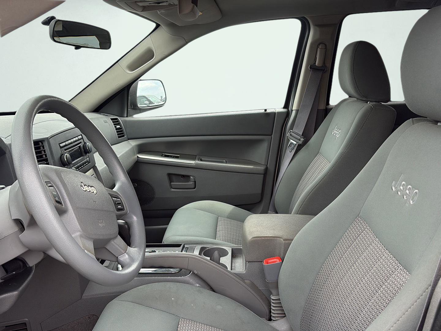 Used 2007 Jeep Grand Cherokee Laredo AWD/4WD image 9