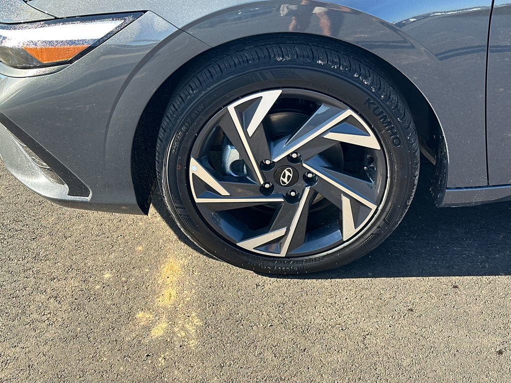 New 2025 Hyundai Elantra Sport image 11