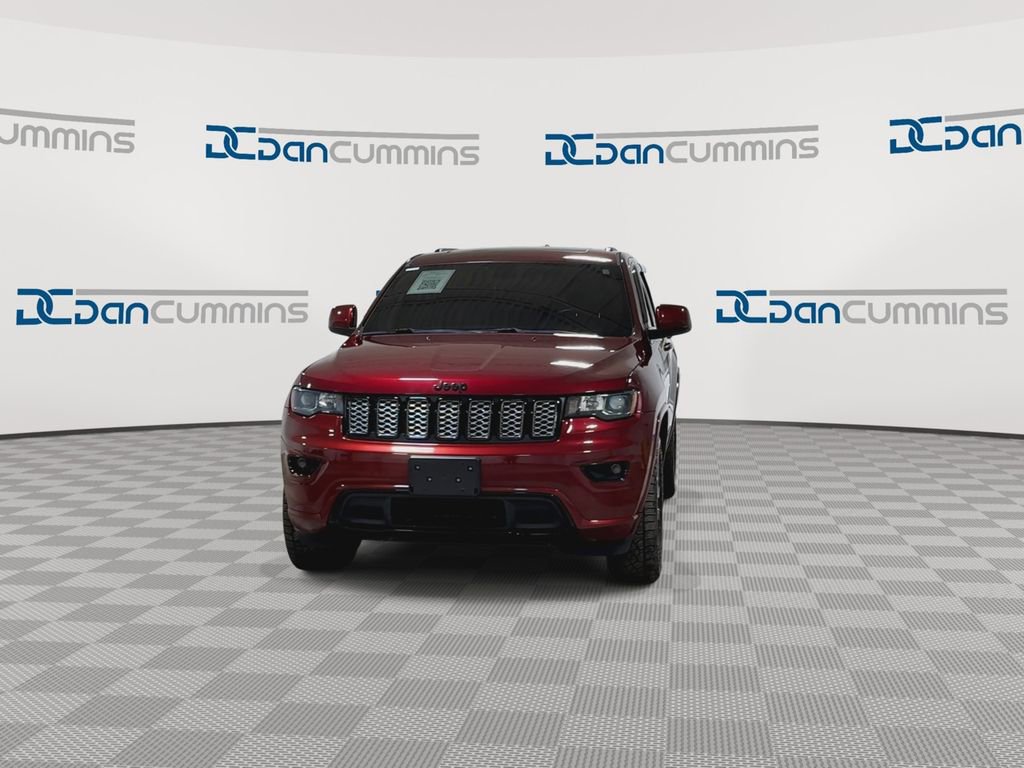 Used 2018 Jeep Grand Cherokee Altitude image 3