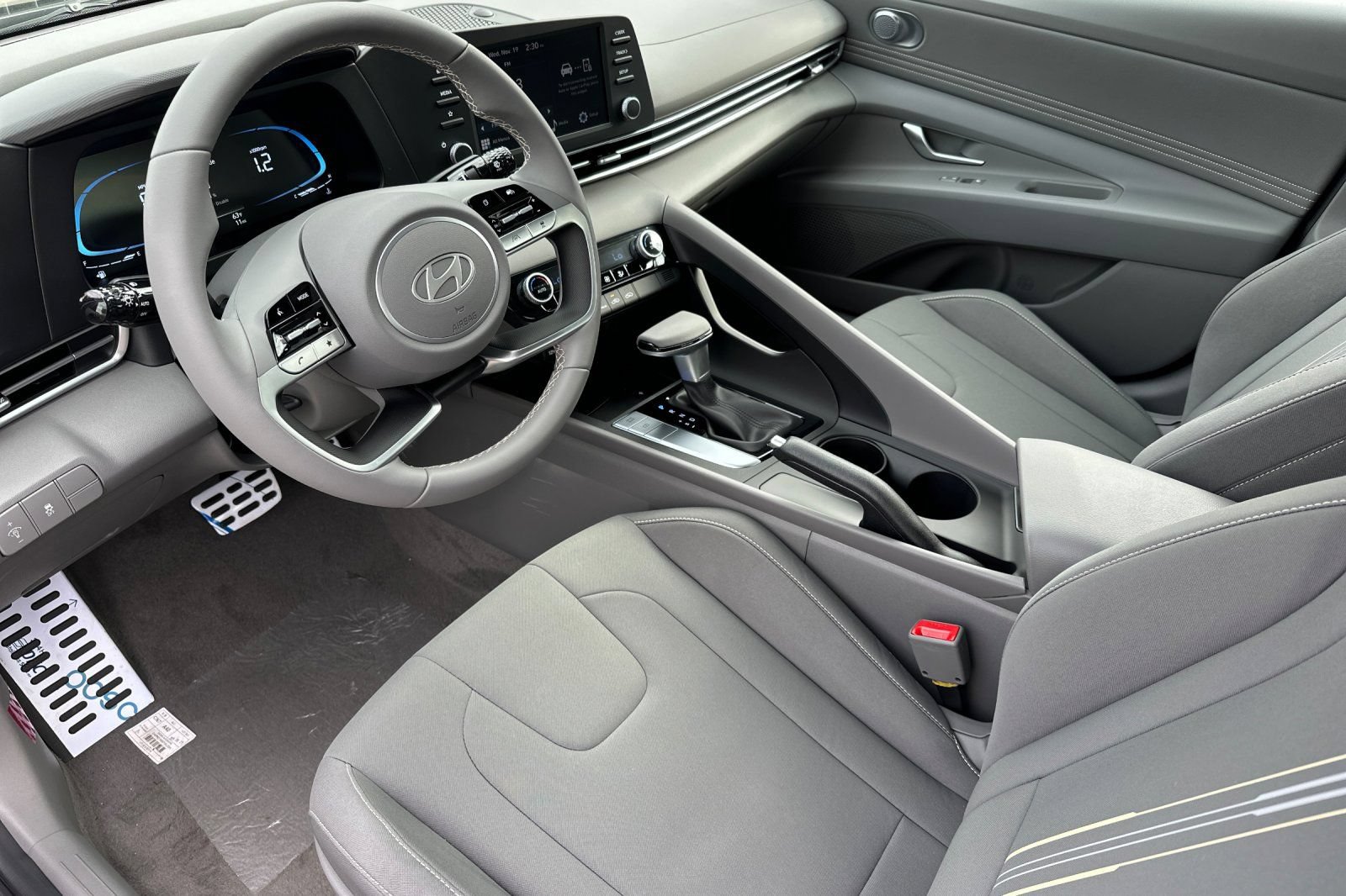 Used 2026 Hyundai Elantra Sport FWD image 13