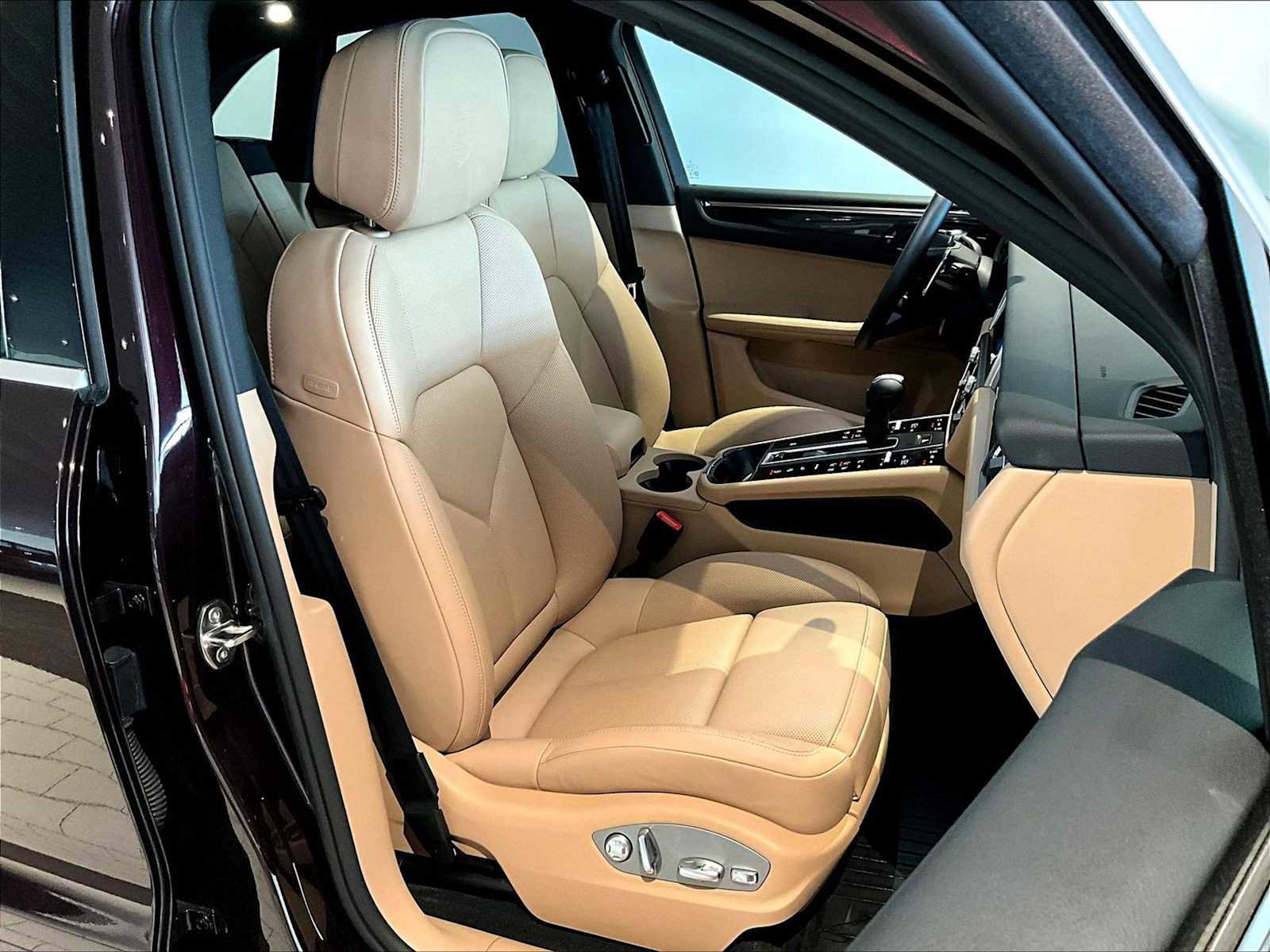 Used 2025 Porsche Macan image 22