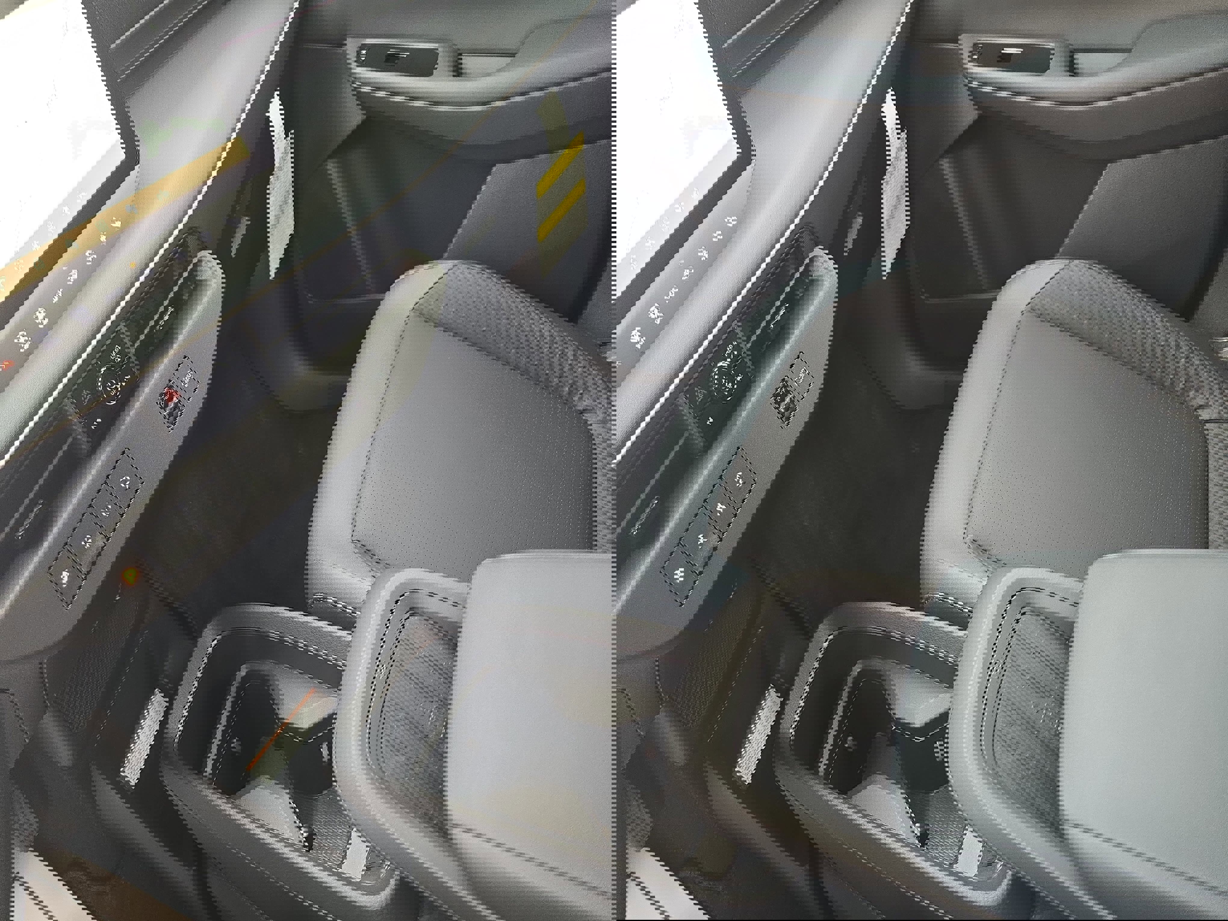 New 2026 Nissan Leaf Platinum+ w/ Cargo Package (Platinum+) image 25