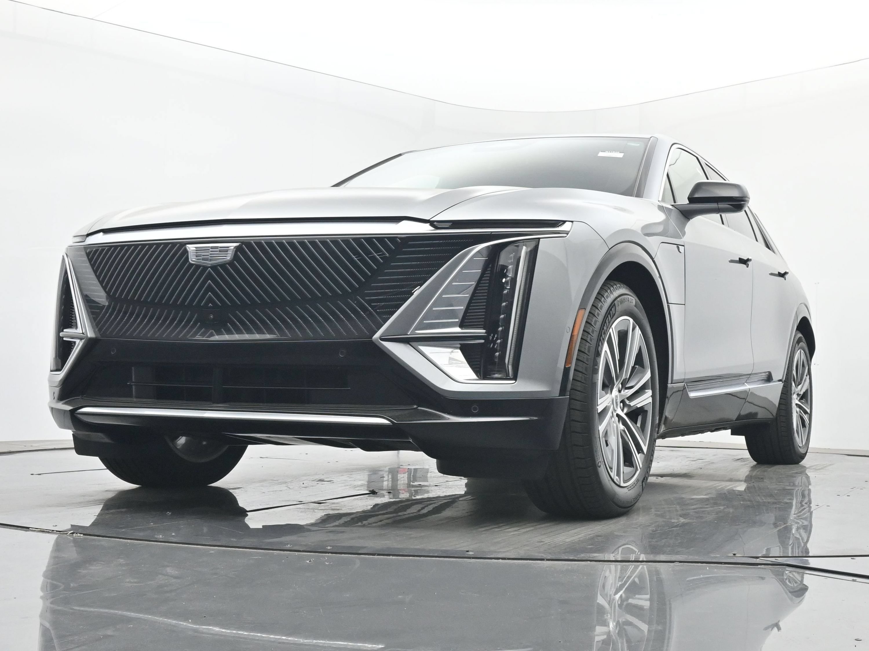 New 2026 Cadillac Lyriq Luxury AWD/4WD image 15