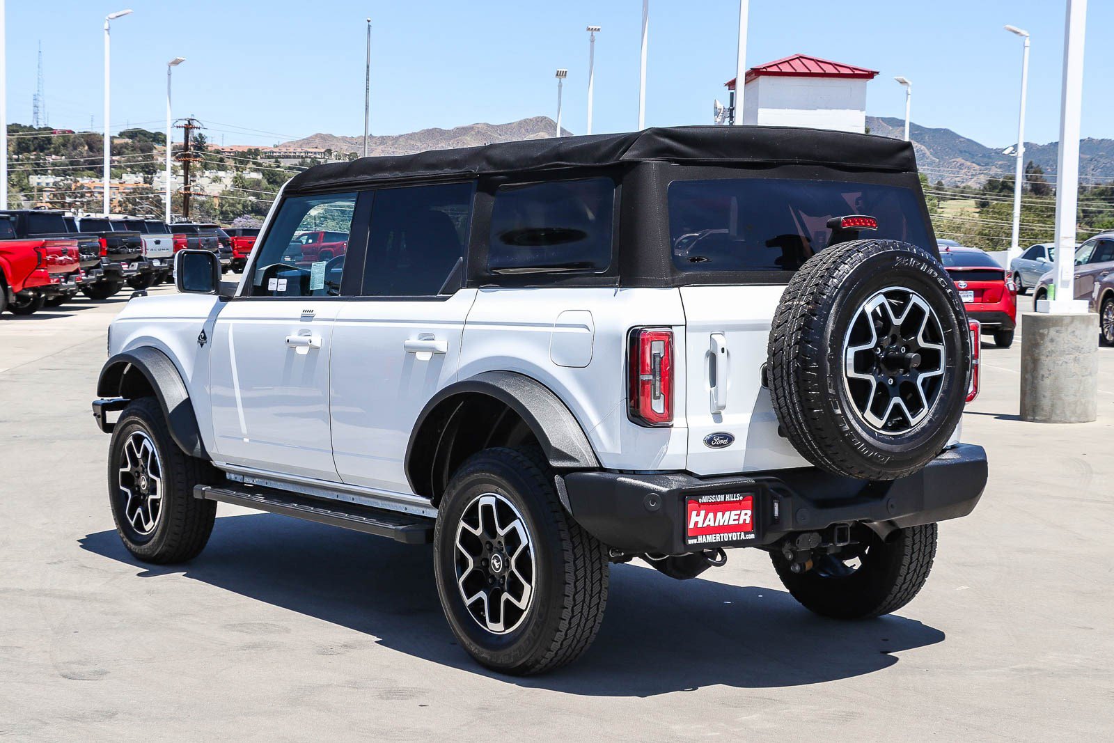 Used 2022 Ford Bronco Outer Banks w/ Sasquatch Package AWD/4WD image 5