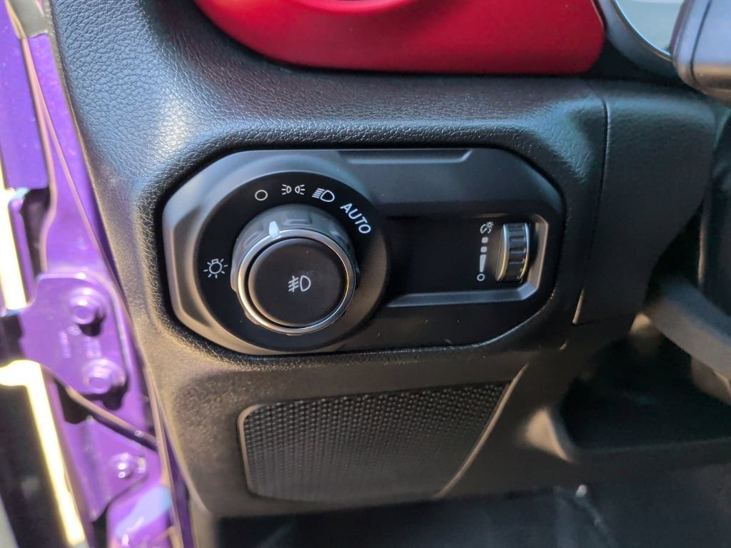 Used 2023 Jeep Wrangler Unlimited Rubicon AWD/4WD image 16