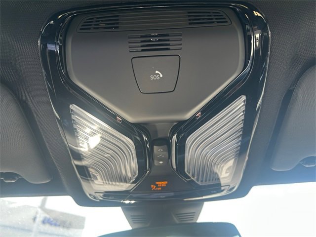 New 2025 BMW 330i xDrive Sedan w/ Convenience Package image 22