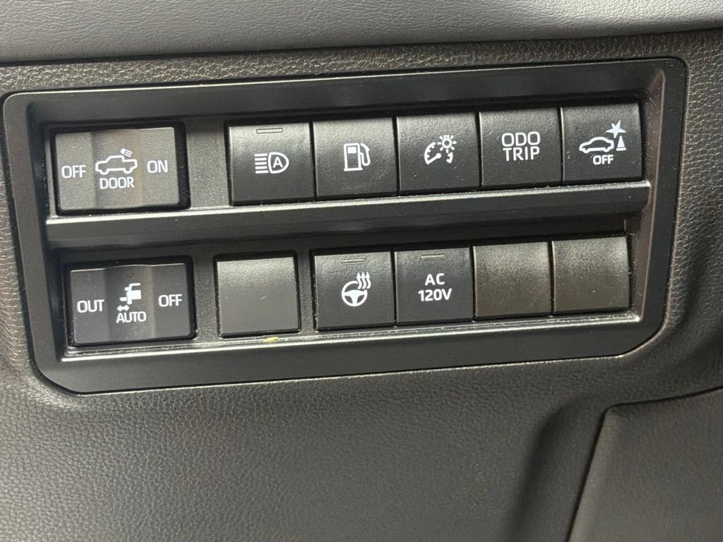 Used 2022 Toyota Tundra Platinum AWD/4WD image 23
