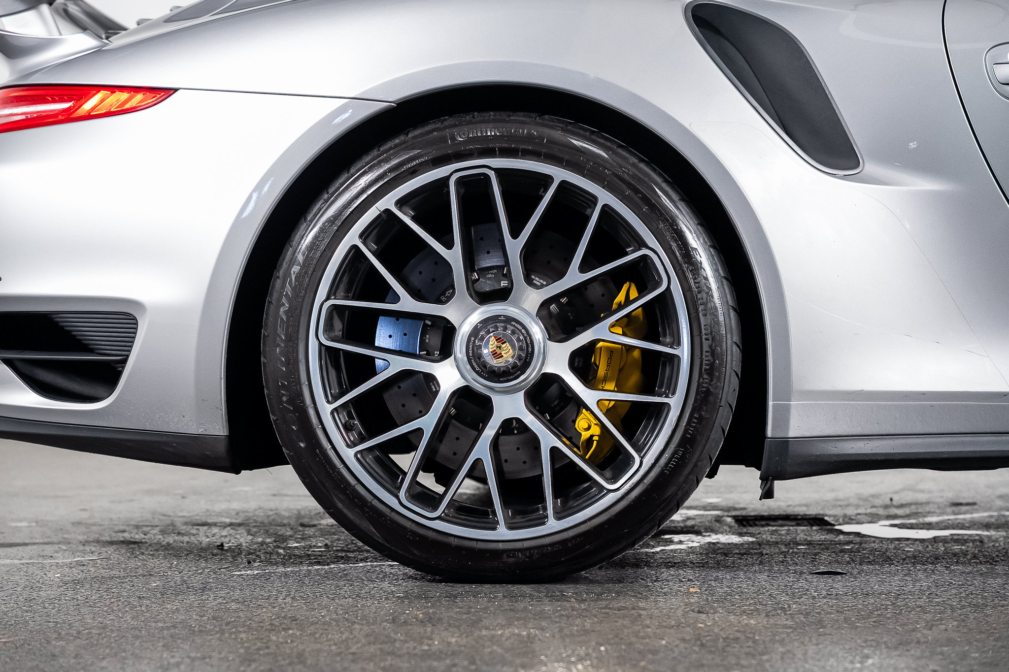 Used 2014 Porsche 911 Turbo S AWD/4WD image 31