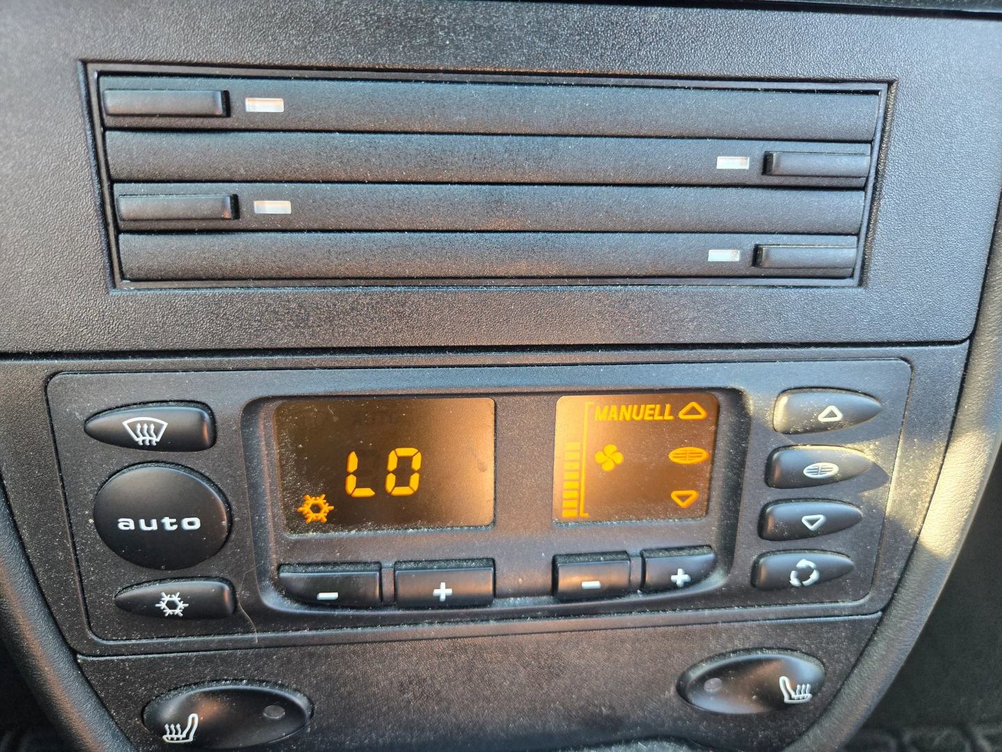 Used 2003 Porsche 911 GT3 RS image 25